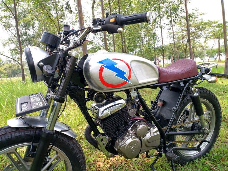 Modifikasi Suzuki Thunder Bergaya Brat Foto: Pool