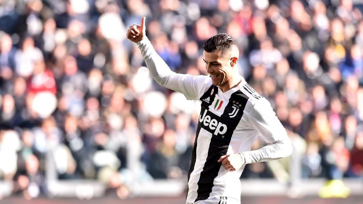 Cristiano Ronaldo senang dengan adanya VAR. (Foto: Tullio M. Puglia/Getty Images)