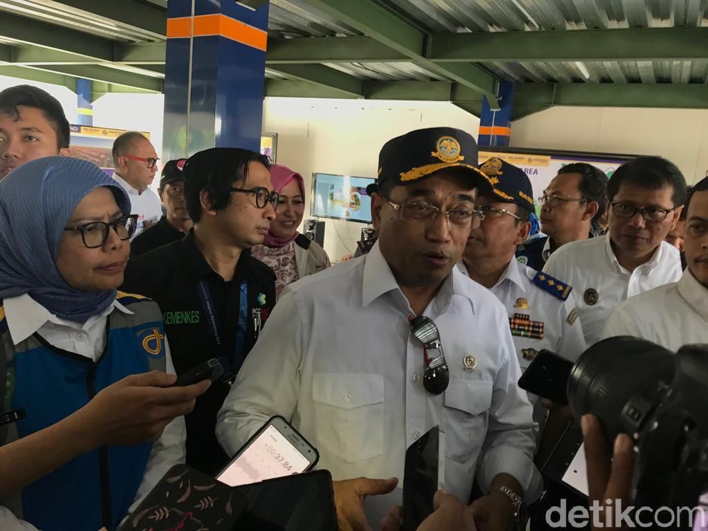 Tarif Kereta Bandara Soetta Dinilai Mahal, Menhub: Tak Ada Subsidi Tarif Kereta Bandara Soetta Dinilai Mahal, Menhub: Tak Ada Subsidi