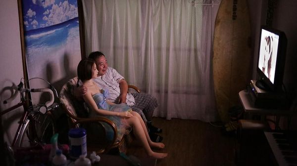 Mengintip Keseharian Pria Jepang yang Menikahi Boneka Seks