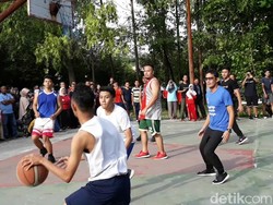 Sandiaga Ingin Ajak Jokowi Main Basket di Solo, Akankah Diladeni?