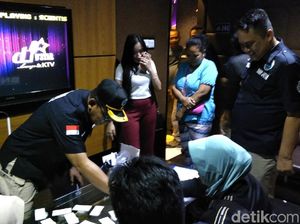 Razia Narkoba Jelang Tahun Baru, 5 Anak Terjaring Razia di Klub Malam Razia Narkoba Jelang Tahun Baru, 5 Anak Terjaring Razia di Klub Malam