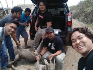 Polisi Tangkap Pemburu Rusa di Pulau Komodo Polisi Tangkap Pemburu Rusa di Pulau Komodo