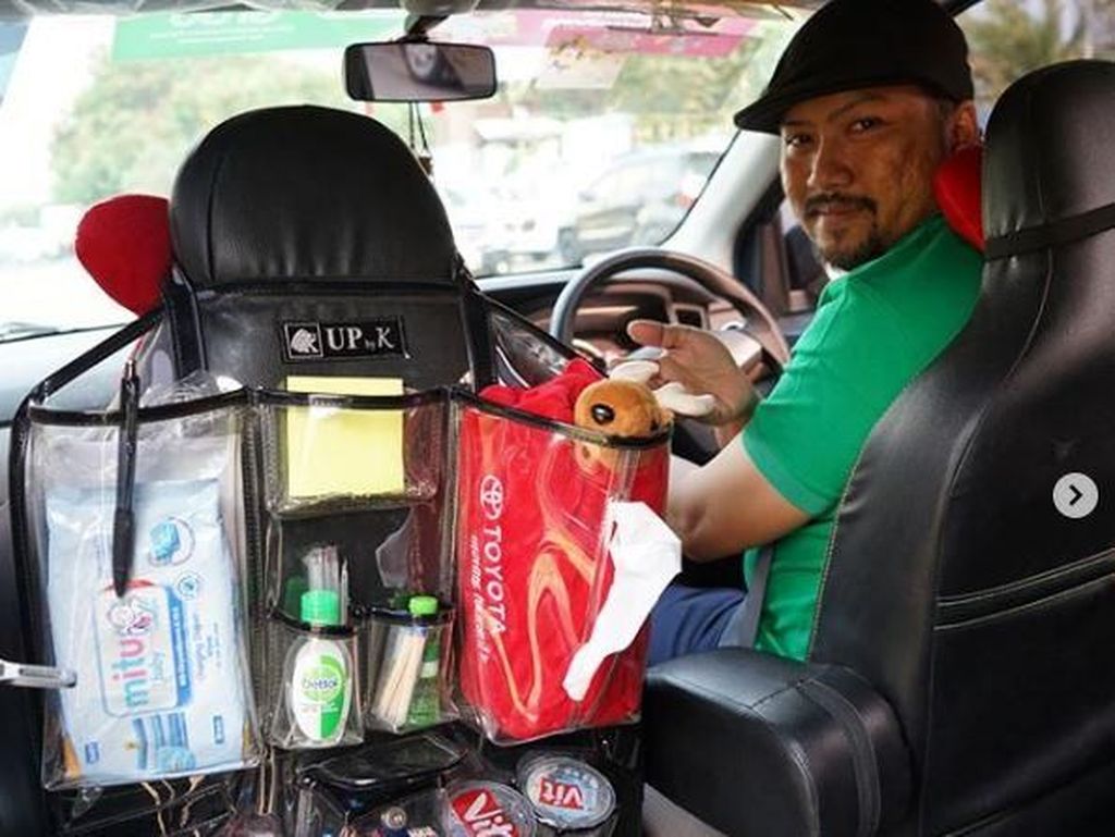 Bak Toserba Berjalan, Driver Grab Ini Sedia Minuman sampai Peniti