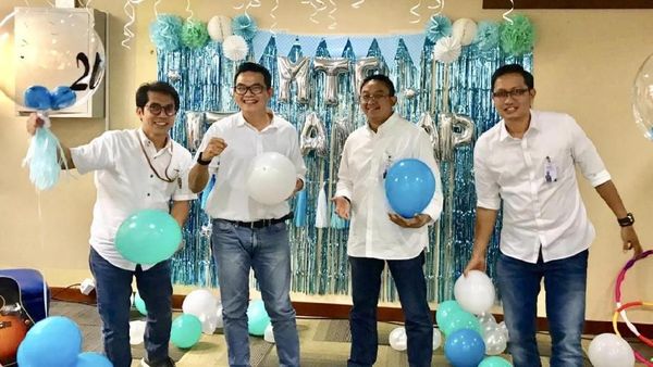 Berbagi Kebahagiaan dengan Anak Yatim