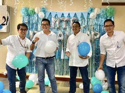 Berbagi Kebahagiaan dengan Anak Yatim