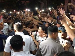Canda Jokowi ke Warga Medan: Mau Sepeda? Beli Sendiri
