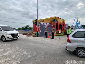Libur Akhir Tahun, Arus Lalin Exit Tol Karanglo Malang Padat