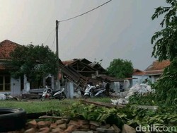 Dampak Puting Beliung di Cirebon, BPBD: 165 Rumah Rusak
