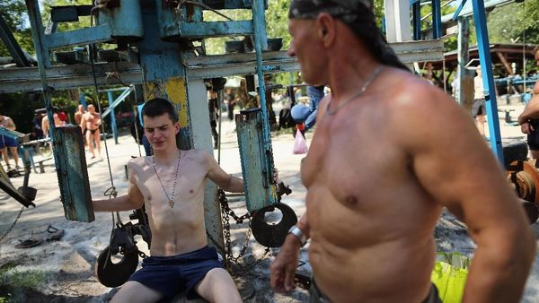 Mau Coba Olahraga di Gym Rongsokan Ini? Terbuka untuk Umum dan Gratis