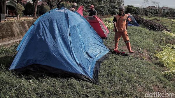 Melihat Persiapan Perayaan Tahun Baru di Cipinang Melayu