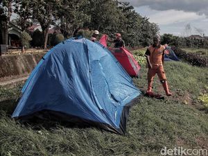 Melihat Persiapan Perayaan Tahun Baru di Cipinang Melayu