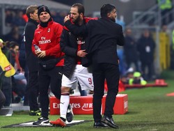 Higuain ditarik keluar di 10 menit terakhir pertandingan, untuk digantikan Fabio Borini. Foto: Marco Luzzani/Getty Images
