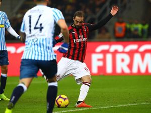 Sarri Tak Tahu Perkembangan Transfer Higuain