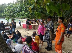 Waspada Gelombang Tinggi, Wisatawan di Trenggalek Dilarang Berenang