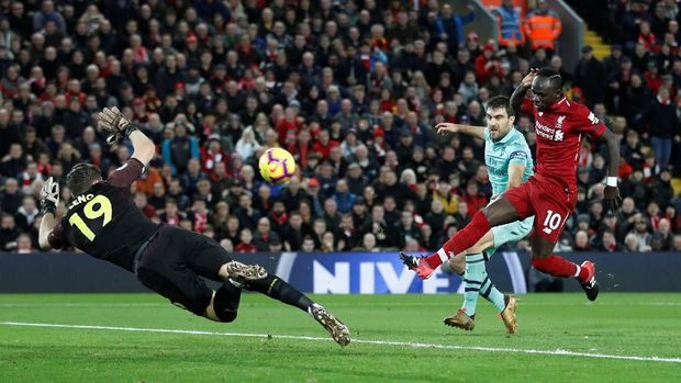 Firmino Hat-trick, Liverpool Gilas Arsenal 5-1