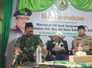 Panglima TNI dan Wakapolri Sowan Mbah Moen, Ada Apa? Panglima TNI dan Wakapolri Sowan Mbah Moen, Ada Apa?
