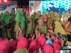 Khofifah Ajak Masyarakat Saring dan Sharing Informasi dari Medsos