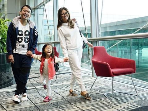 Latih Kemandirian, Ruben Onsu & Istri Biarkan Anak Cuci Piring