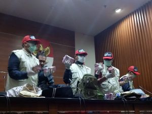 Total Suap ke Pejabat PUPR Rp 5,3 M, USD 5 Ribu dan SGD 22 Ribu Total Suap ke Pejabat PUPR Rp 5,3 M, USD 5 Ribu dan SGD 22 Ribu