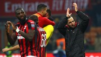 Meski telah mengakhiri masa paceklik gol, Higuain belum aman dari rumor. Eks penggawa Real Madrid dan Napoli itu disebut-sebut menuju pintu keluar San Siro untuk dibarter dengan striker Chelsea Alvaro Morata di bursa transfer Januari. Foto: Marco Luzzani/Getty Images