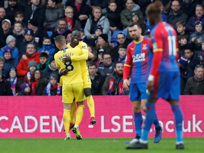 Chelsea NGolo Kante jadi pahlawan kemenangan Manchester City saat bertamu ke Crystal Palace. Dia mencetak satu-satunya gol kemenangan 1-0 The Blues.
