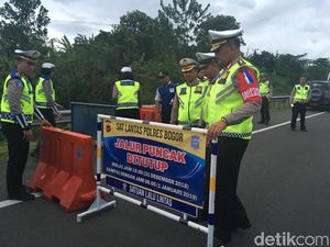 Polisi Buka Tutup Jalur Puncak Bogor Saat Libur Natal-Tahun Baru Polisi Buka Tutup Jalur Puncak Bogor Saat Libur Natal-Tahun Baru
