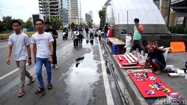 PKL Mulai Gelar Lapak di Kawasan Bundaran HI