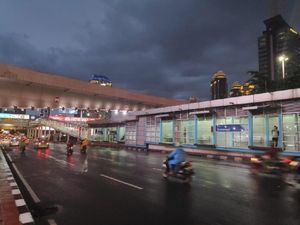 Jelang Malam Tahun Baru, Lalin di Semanggi Ramai Lancar Jelang Malam Tahun Baru, Lalin di Semanggi Ramai Lancar
