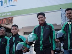 Ngeeeng! Komunitas Ojol Laskar Pelangi Rajin Amal Antar Anak Yatim