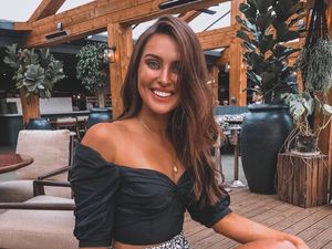 Potret Finalis Miss Universe yang Viral karena Pamer Stretch Marks di Bali