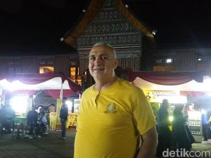 Wisman Sampai Traveler Lokal Ramaikan Tahun Baru di TMII Wisman Sampai Traveler Lokal Ramaikan Tahun Baru di TMII