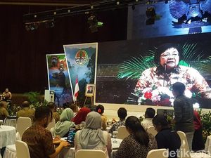 Menteri Siti: Jajaran Kementerian LHK Tak Boleh Terpengaruh Politik