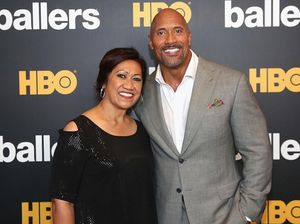 The Rock Beri Kejutan Rumah Baru, Ibunda Menangis Terharu