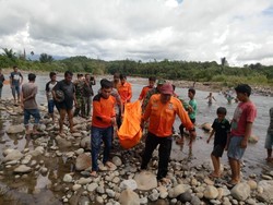 Kena Air Bah, Pencari Ikan di Sumbar Ditemukan Tewas