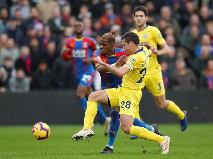 Chelsea NGolo Kante jadi pahlawan kemenangan Manchester City saat bertamu ke Crystal Palace. Dia mencetak satu-satunya gol kemenangan 1-0 The Blues.