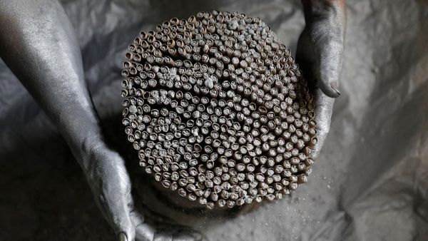 Yuk, Lihat Proses Pembuatan Kembang Api di Filipina