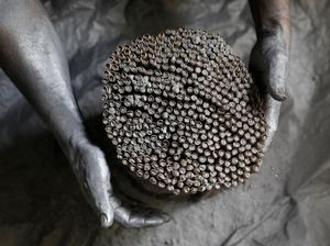 Yuk, Lihat Proses Pembuatan Kembang Api di Filipina