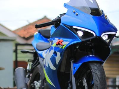 Suzuki GSX-R150 ala Ducati Panigale