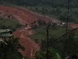 41 Orang Diduga Masih Tertimbun Longsor di Kampung Adat Sukabumi