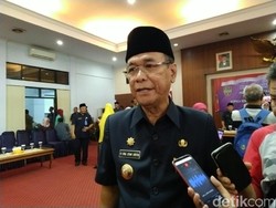 Bupati Ciamis Curhat Plang Nama di Ruang Kerjanya Ada yang Copot
