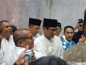Malam Tahun Baru, Sandi Doa Bersama Warga di Masjid At-Taqwa Jaksel