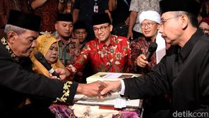 Duet Anies dan Aa Gym Jadi Saksi Nikah Massal Pemprov DKI