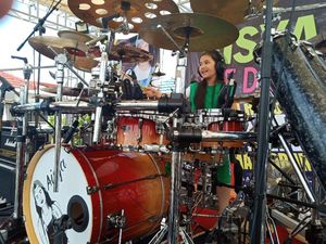 Drummer Cilik Asal Bengkulu Pecahkan Rekor MURI Main Drum 10 Jam Drummer Cilik Asal Bengkulu Pecahkan Rekor MURI Main Drum 10 Jam