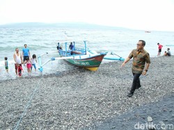 Sidak Pantai Grand Watu Dodol, Anas Ingatkan Masalah Kebersihan