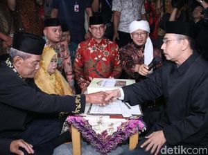 Di Acara Nikah Massal, Aa Gym Curhat ke Anies soal Pengalaman Di-bully