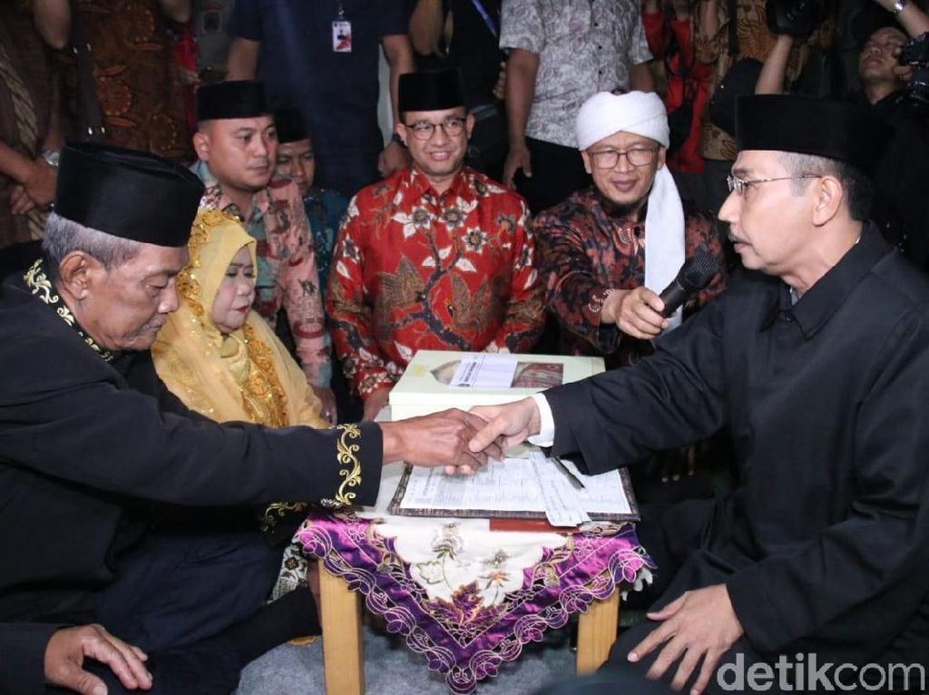 Di Acara Nikah Massal, Aa Gym Curhat ke Anies soal Pengalaman Di-bully Di Acara Nikah Massal, Aa Gym Curhat ke Anies soal Pengalaman Di-bully