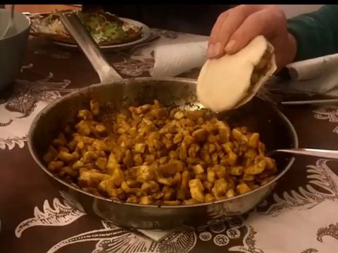 Sandwich spesial buatan ayah mertua Maudy Koesnaedi/