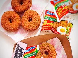 Donat Mie Goreng Instan, Hybrid Donat dan Mie Instan yang Curi Perhatian di Tahun 2018 Donat Mie Goreng Instan, Hybrid Donat dan Mie Instan yang Curi Perhatian di Tahun 2018