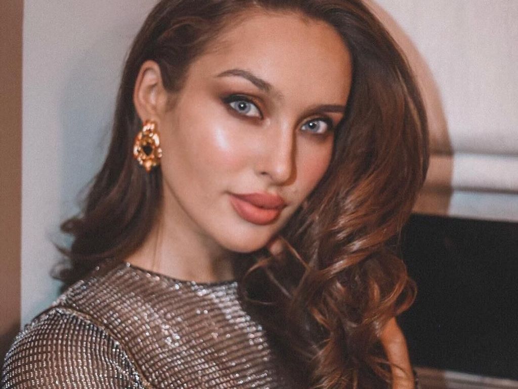 Finalis Miss Universe Viral karena Pamer Stretch Marks di Bali Finalis Miss Universe Viral karena Pamer Stretch Marks di Bali